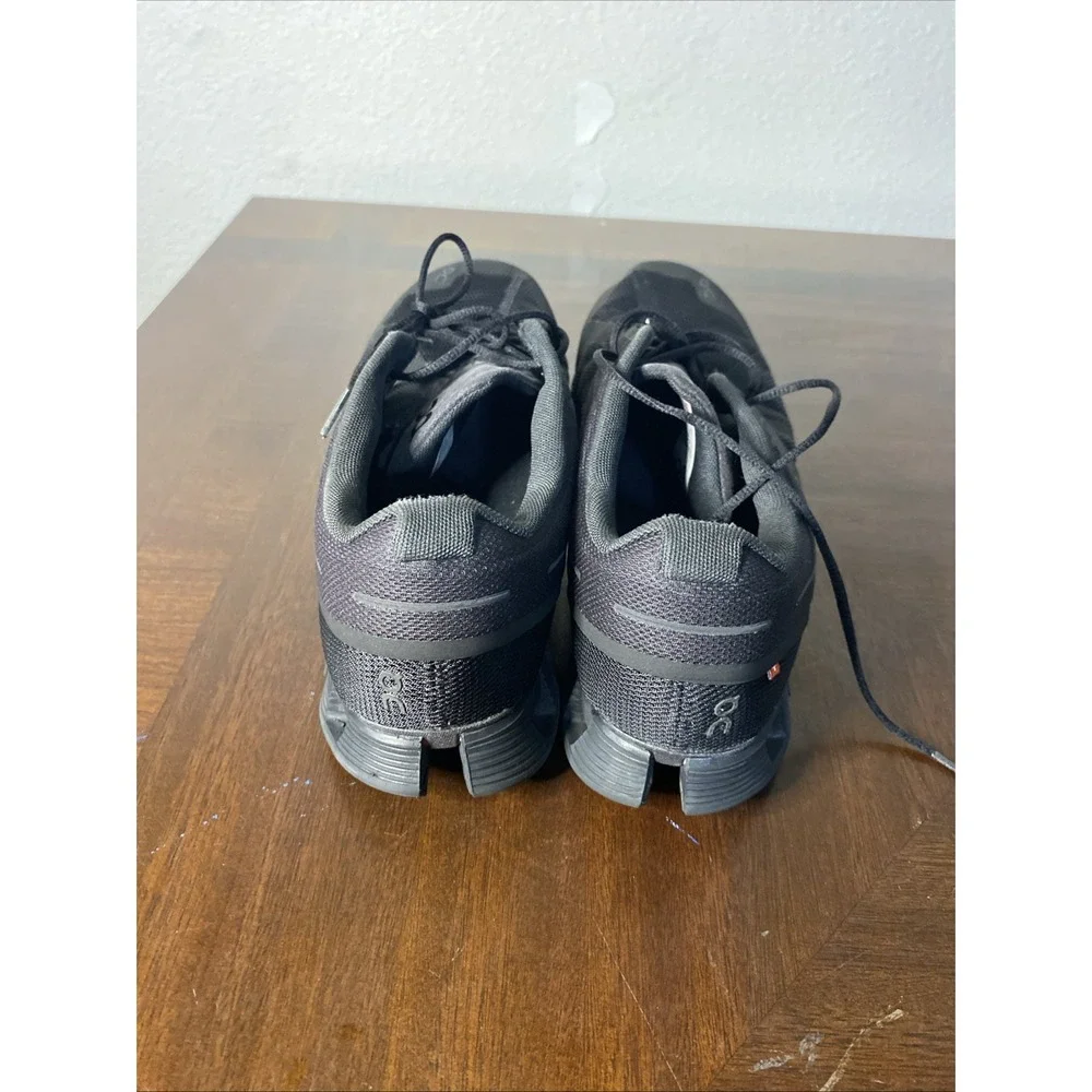 On Cloud 5 Mens 10.5 All Black Running Shoes Sneakers 19-0002